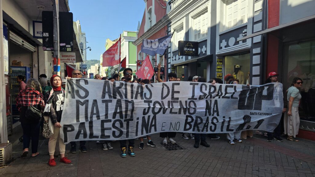 As armas de Israel Matam Jovens na Palestina e no Brasil